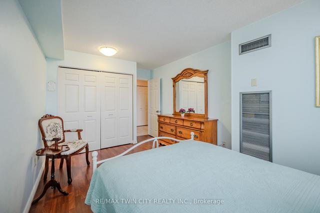 409 - 1414 King St E, Condo with 3 bedrooms, 1 bathrooms and 2 parking in Kitchener ON | Image 5