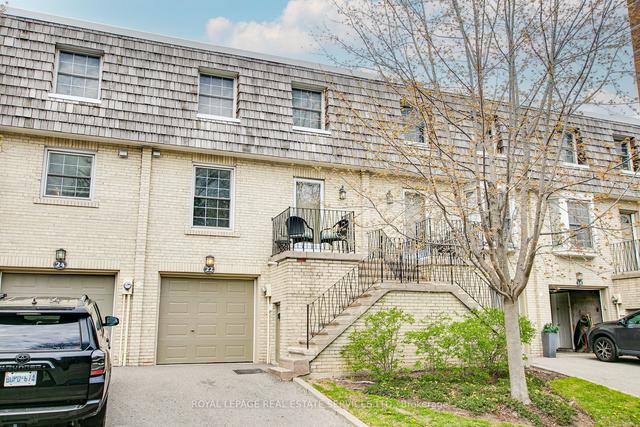 22 Stonedale Placeway, Townhouse with 3 bedrooms, 3 bathrooms and 2 parking in Toronto ON | Image 1