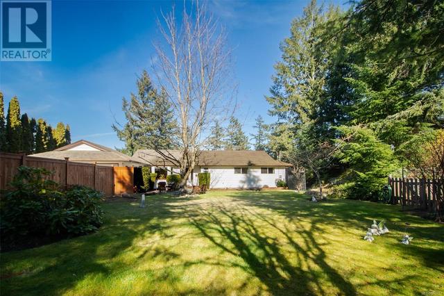 4724 Lost Lake Rd, House detached with 3 bedrooms, 3 bathrooms and 5 parking in Nanaimo BC | Image 4