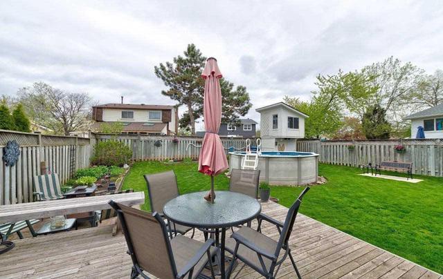 646 Lomond Cres, House detached with 4 bedrooms, 2 bathrooms and 4 parking in Burlington ON | Image 17