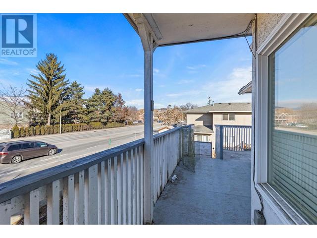 1947/1949 Burtch Rd, House detached with 5 bedrooms, 3 bathrooms and 4 parking in Kelowna BC | Image 24