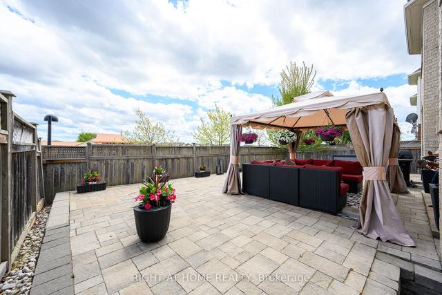 910 Cousens Terr, House detached with 4 bedrooms, 3 bathrooms and 6 parking in Milton ON | Image 33