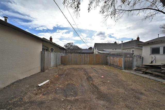 1024 18 Avenue Se, House detached with 2 bedrooms, 1 bathrooms and 4 parking in Calgary AB | Image 4