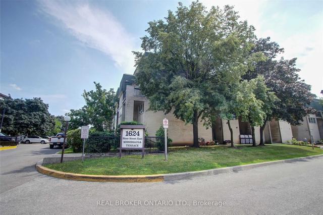 63 - 1624 Bloor St, Townhouse with 3 bedrooms, 2 bathrooms and 2 parking in Mississauga ON | Image 1