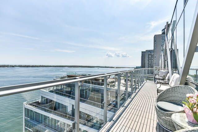 UPH1402 - 29 Queens Quay East Quay, Condo with 2 bedrooms, 3 bathrooms and 2 parking in Toronto ON | Image 2