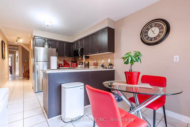 45 Ravenscliffe Ct, House detached with 3 bedrooms, 4 bathrooms and 4 parking in Brampton ON | Image 10