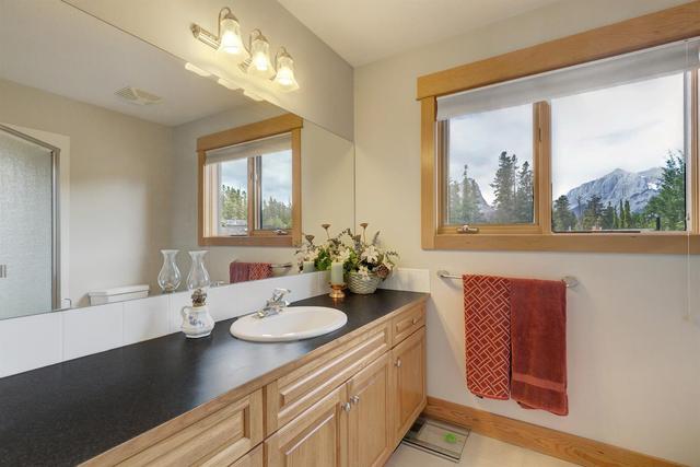 276 Eagle Terrace Rd, House detached with 5 bedrooms, 5 bathrooms and 5 parking in Canmore AB | Image 33