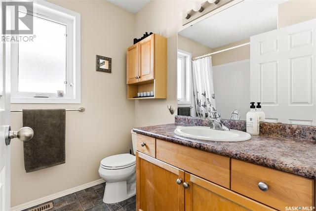 4418 Nicurity Drive, House detached with 4 bedrooms, 2 bathrooms and null parking in Regina SK | Image 18