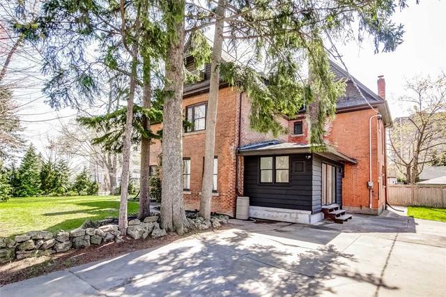 2187 Lakeshore Rd, House detached with 7 bedrooms, 3 bathrooms and 5 parking in Burlington ON | Image 17