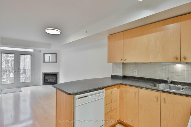 235 - 415 Jarvis St, Townhouse with 2 bedrooms, 1 bathrooms and 0 parking in Toronto ON | Image 6