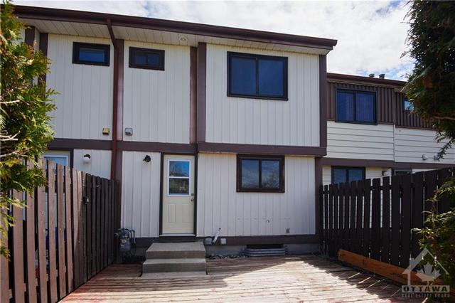 55 Foxfield Drive, Townhouse with 3 bedrooms, 2 bathrooms and 1 parking in Ottawa ON | Image 27