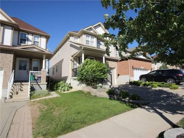 782 Laurelwood Dr, House detached with 4 bedrooms, 2 bathrooms and 1 parking in Waterloo ON | Image 3