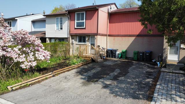 11 Jason Sq, House attached with 3 bedrooms, 2 bathrooms and 2 parking in Brampton ON | Image 18