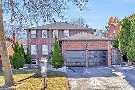141 Devins Dr, House detached with 4 bedrooms, 3 bathrooms and 4 parking in Aurora ON | Image 1