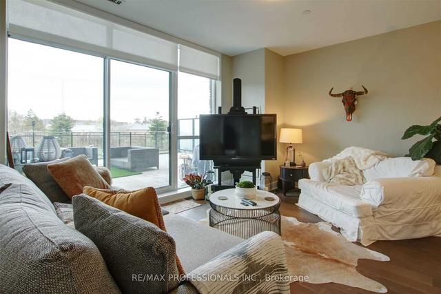 gr20 - 1575 Lakeshore Rd W, Condo with 2 bedrooms, 2 bathrooms and 1 parking in Mississauga ON | Image 3