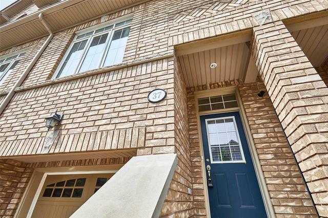 37 Martinworth Lane, Townhouse with 3 bedrooms, 3 bathrooms and 1 parking in Ajax ON | Image 2
