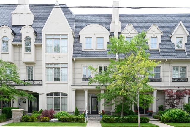 152 Rebecca St, Condo with 3 bedrooms, 2 bathrooms and 2 parking in Oakville ON | Image 1