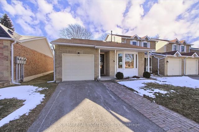 54 Adams Ct, Townhouse with 3 bedrooms, 2 bathrooms and 2 parking in Uxbridge ON | Image 12