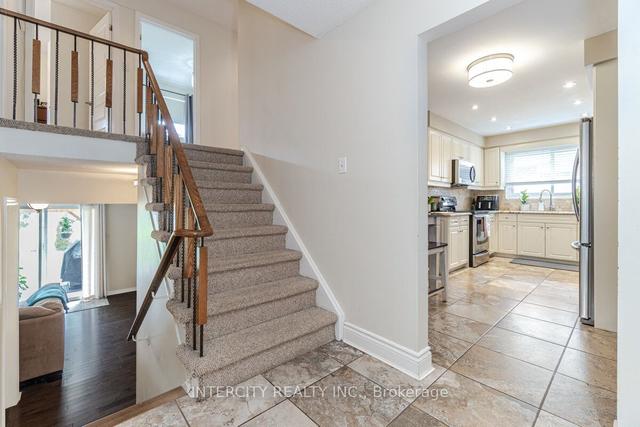 1184 Dowland Cres, House detached with 4 bedrooms, 3 bathrooms and 5 parking in Burlington ON | Image 14