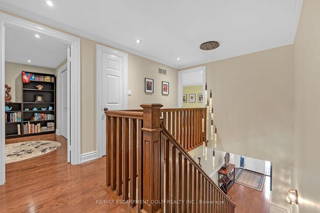 56 Hammill Ct, House detached with 4 bedrooms, 4 bathrooms and 6 parking in Hamilton ON | Image 7
