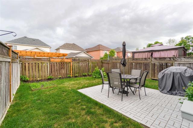 1810 Stevington Cres, House semidetached with 3 bedrooms, 3 bathrooms and 4 parking in Mississauga ON | Image 20