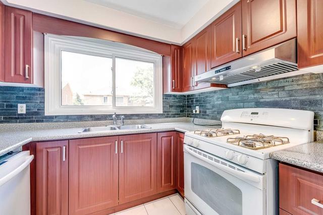 6111 Camgreen Circ, House detached with 3 bedrooms, 4 bathrooms and 5 parking in Mississauga ON | Image 7