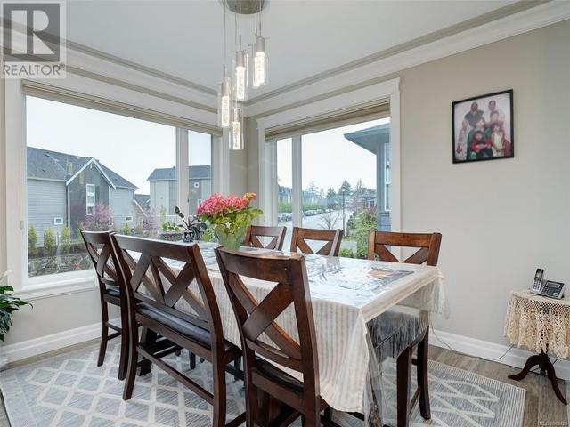 1210 Flint Ave, House detached with 6 bedrooms, 4 bathrooms and 5 parking in Langford BC | Image 7