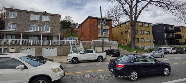 1258 Davenport Rd, House detached with 6 bedrooms, 3 bathrooms and 6 parking in Toronto ON | Image 28