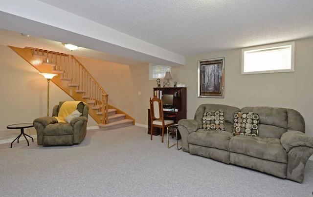 203 Ryerson Cres, House detached with 2 bedrooms, 3 bathrooms and 6 parking in Oshawa ON | Image 11