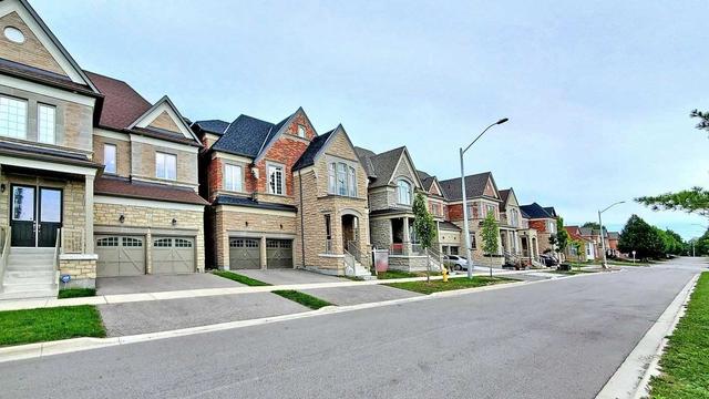 16 Lucio Ave, House detached with 5 bedrooms, 6 bathrooms and 4 parking in Markham ON | Image 12