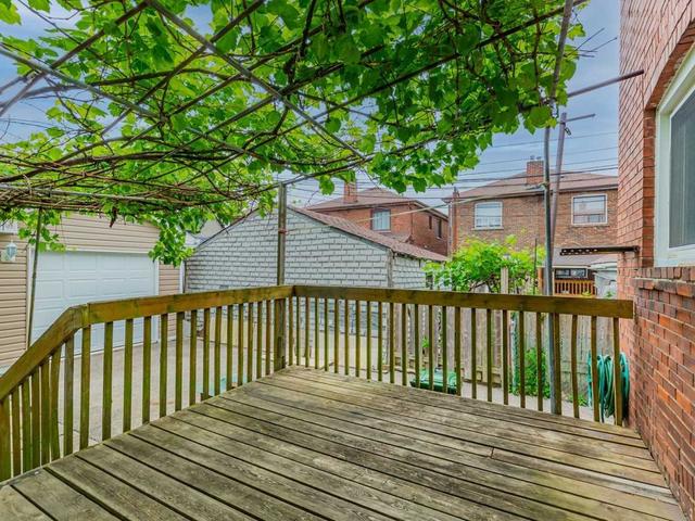 83 Amherst Ave, House detached with 3 bedrooms, 2 bathrooms and 4 parking in Toronto ON | Image 9