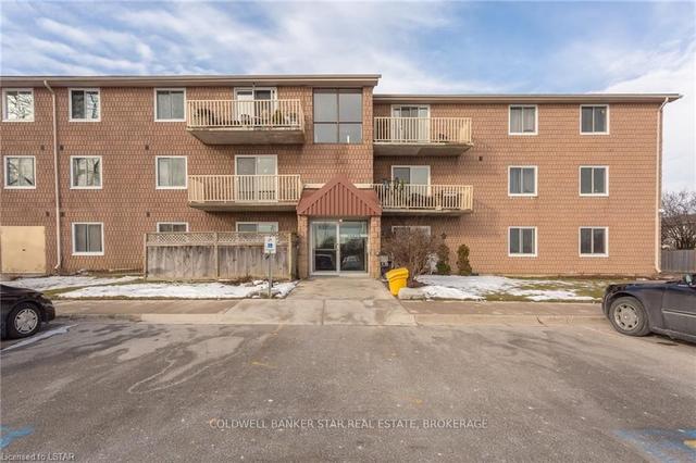 304 - 1586 Ernest Ave, Condo with 2 bedrooms, 1 bathrooms and 1 parking in London ON | Image 1