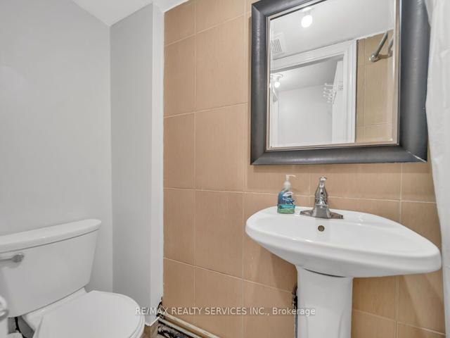 2 - 415 Keats Way, Townhouse with 4 bedrooms, 3 bathrooms and 1 parking in Waterloo ON | Image 25