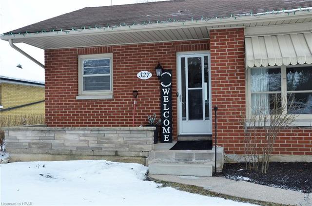 327 Ontario Street, House detached with 3 bedrooms, 1 bathrooms and null parking in Central Huron ON | Image 16