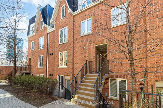 423 - 12 Douro St, Townhouse with 3 bedrooms, 2 bathrooms and 1 parking in Toronto ON | Image 1