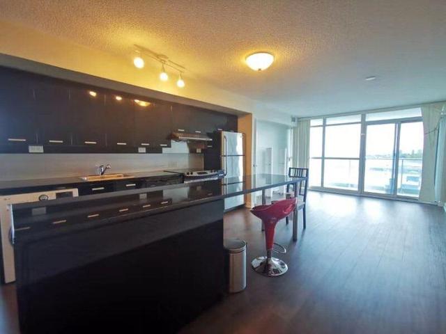 811 - 29 Singer Crt, Condo with 2 bedrooms, 2 bathrooms and 1 parking in Toronto ON | Image 13