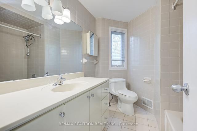47 Laurie Shepway, Townhouse with 3 bedrooms, 2 bathrooms and 1 parking in Toronto ON | Image 26