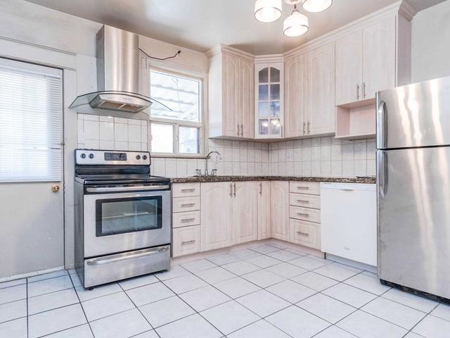 1532 Dufferin St, House semidetached with 3 bedrooms, 2 bathrooms and 0 parking in Toronto ON | Image 2