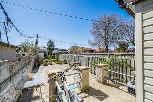 445 Rogers Rd, House semidetached with 2 bedrooms, 2 bathrooms and 0 parking in Toronto ON | Image 33