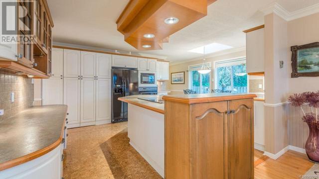 8 Pirates Lane, House detached with 4 bedrooms, 4 bathrooms and 2 parking in Nanaimo BC | Image 12