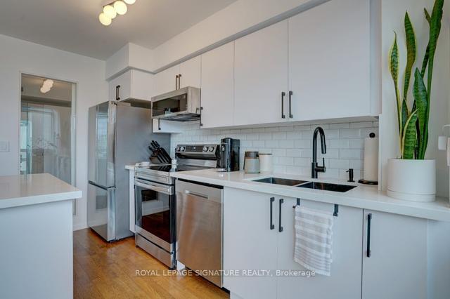 1611 - 215 Fort York Blvd, Condo with 2 bedrooms, 1 bathrooms and 1 parking in Toronto ON | Image 4