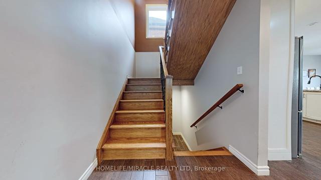 208 Wellington St N, House detached with 3 bedrooms, 4 bathrooms and 7 parking in Hamilton ON | Image 9