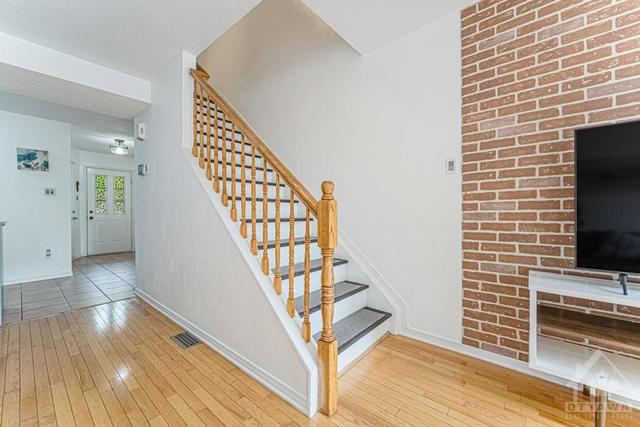 183 Kinross Private, Townhouse with 2 bedrooms, 2 bathrooms and 2 parking in Ottawa ON | Image 17