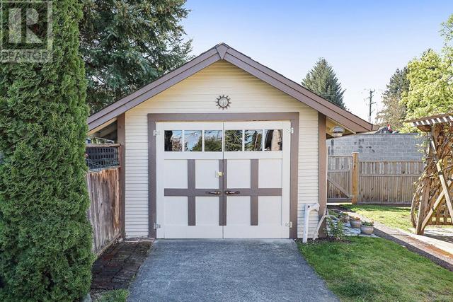 528 3rd St, House detached with 2 bedrooms, 2 bathrooms and 2 parking in Courtenay BC | Image 18