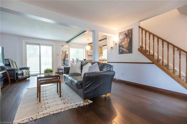 53 Sanderson Drive, House detached with 3 bedrooms, 2 bathrooms and 2 parking in Guelph ON | Image 2