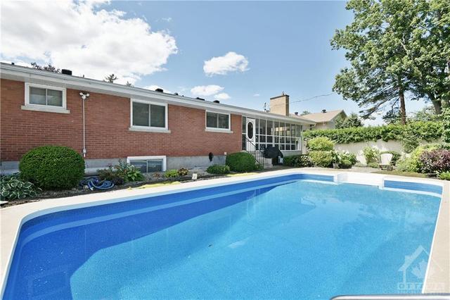 269 Roger Rd, House detached with 5 bedrooms, 4 bathrooms and 4 parking in Ottawa ON | Image 28