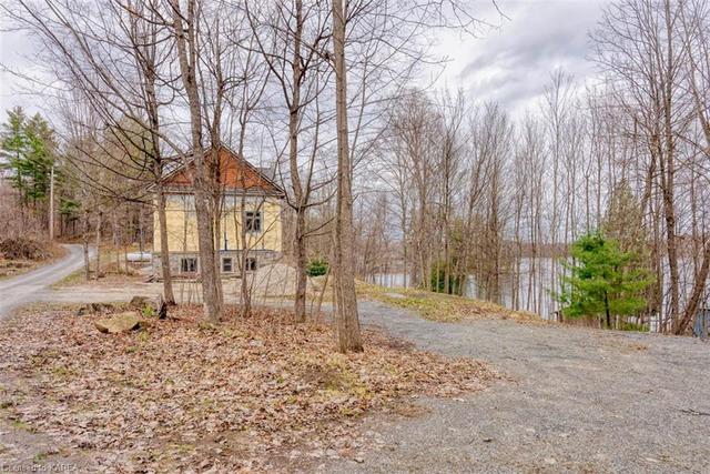 757 Burns Lane, House detached with 3 bedrooms, 0 bathrooms and 10 parking in South Frontenac ON | Image 16