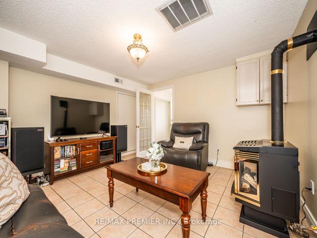 8 Courage Ave, House semidetached with 3 bedrooms, 2 bathrooms and 5 parking in Toronto ON | Image 17