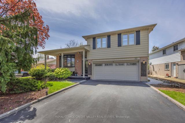 32 Parkview Pl, House detached with 3 bedrooms, 3 bathrooms and 6 parking in Brampton ON | Image 12