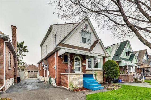 64 Cameron Ave S, House detached with 4 bedrooms, 2 bathrooms and 4 parking in Hamilton ON | Image 3
